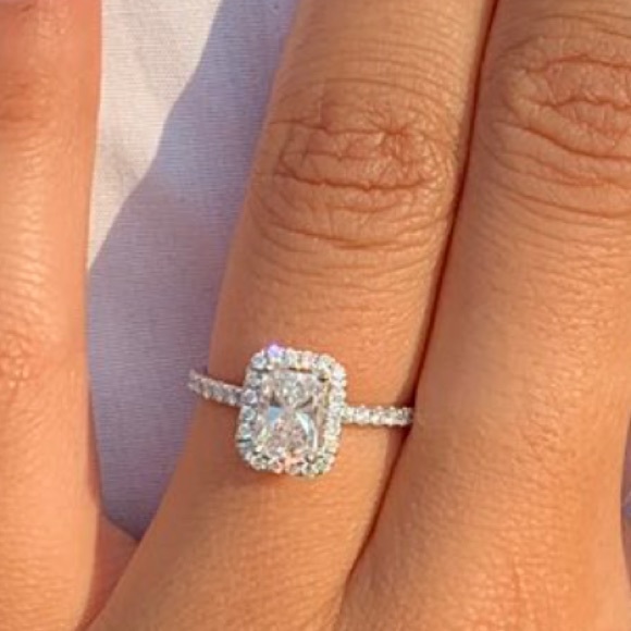 Meet your Posher, Amal - Picture 1 of 1